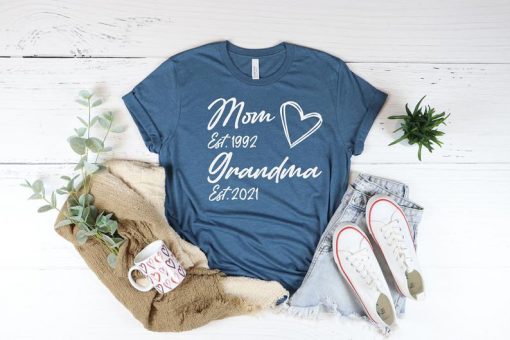 Personalized Mom Est Grandma Est Shirt